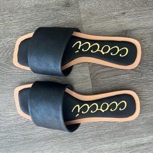 Like new Slip on sandals